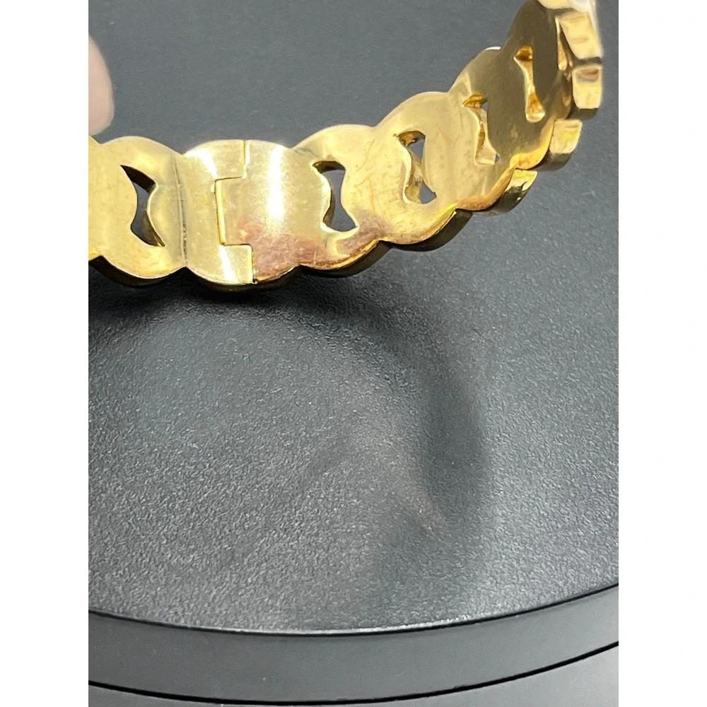 Henri Bendel Black Enamel Gold Tone Curb Chain Hinged Bangle Bracelet Clasp